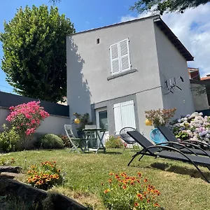 Maison De à Deux Pas Des Volcans Et Du Centre De Clermont Ceyrat